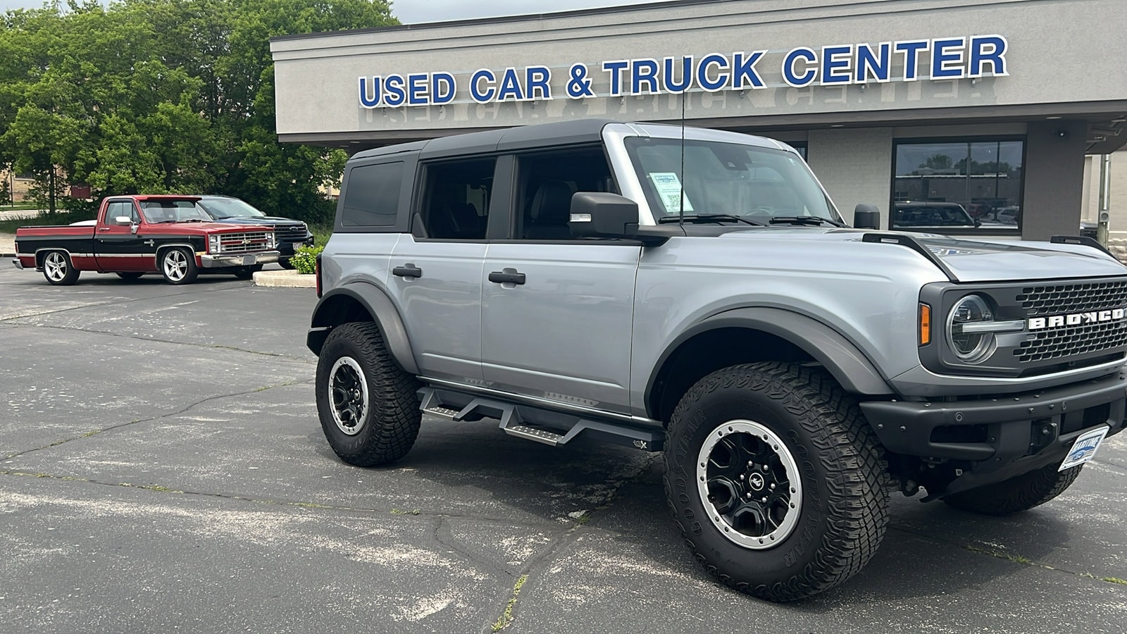 Used 2021 Ford Bronco 4-Door Badlands with VIN 1FMEE5DP8MLB01329 for sale in Manitowoc, WI