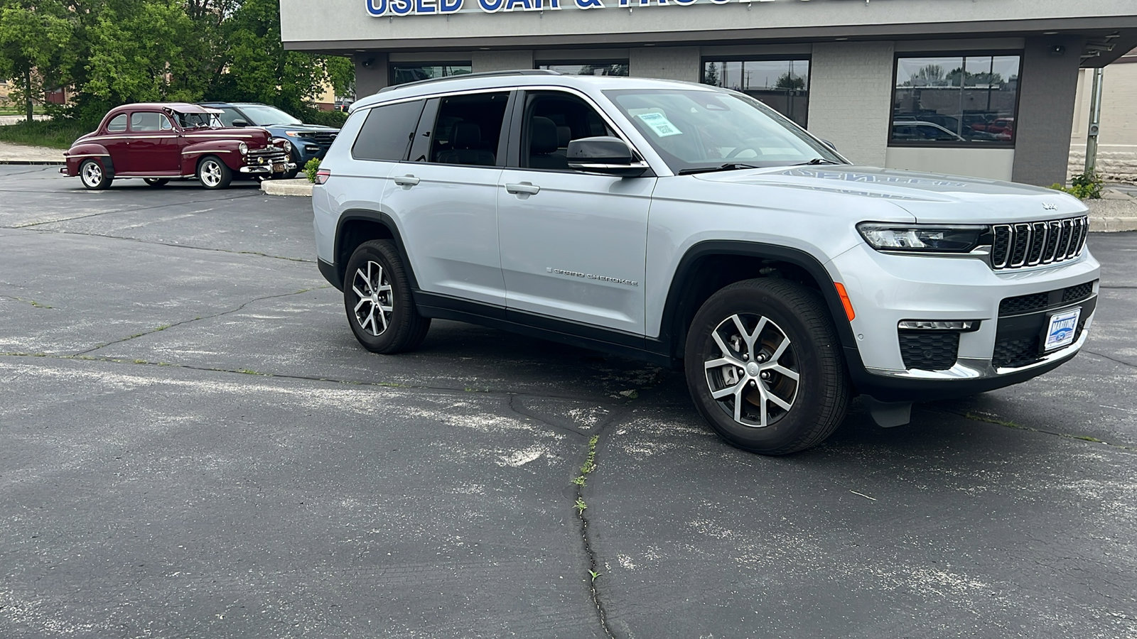 Used 2024 Jeep Grand Cherokee L Limited with VIN 1C4RJKBG8R8542603 for sale in Manitowoc, WI