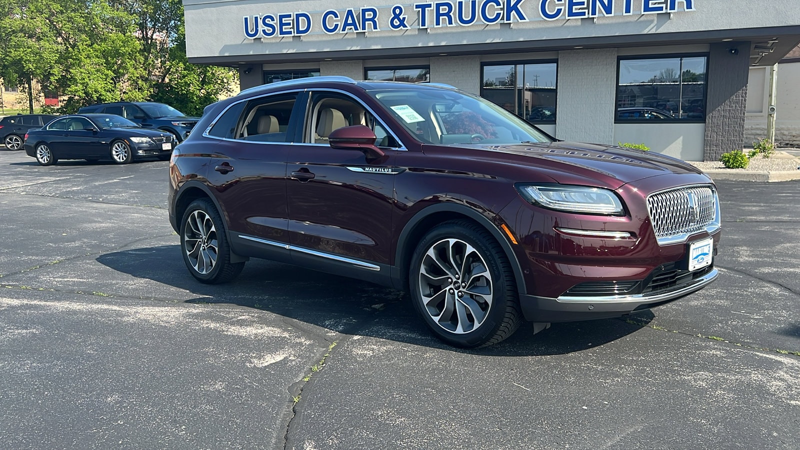 Used 2022 Lincoln Nautilus Reserve with VIN 2LMPJ8K9XNBL00446 for sale in Manitowoc, WI