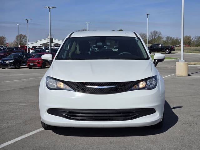 Used 2018 Chrysler Pacifica L with VIN 2C4RC1AG2JR274694 for sale in Collinsville, OK