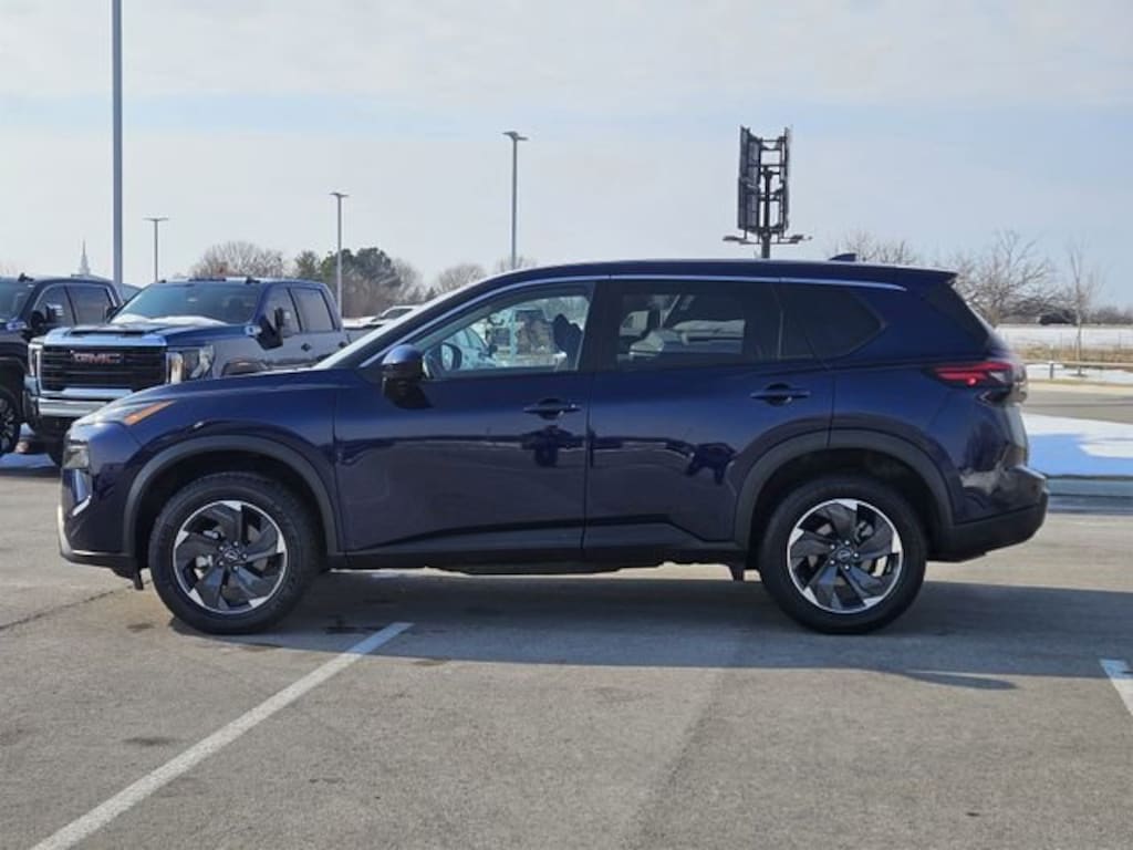 Used 2024 Nissan Rogue SV SUV