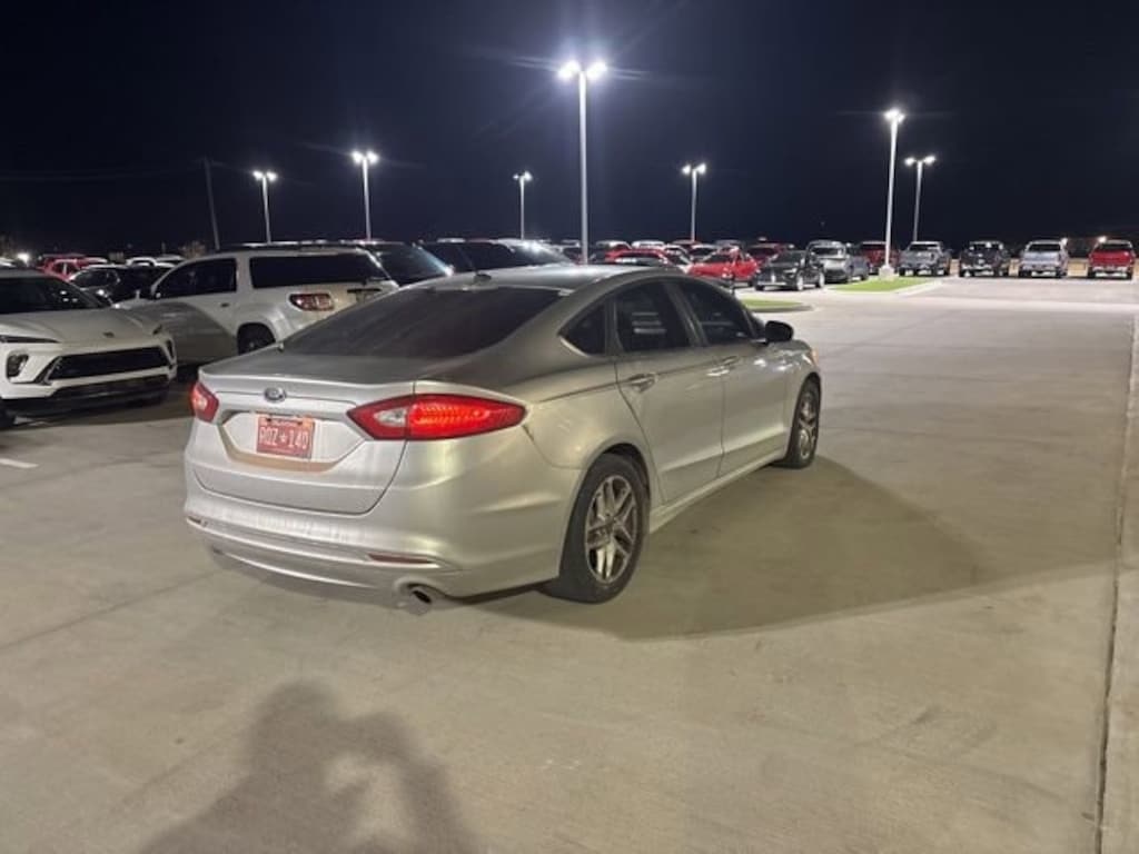 Used 2014 Ford Fusion SE Sedan