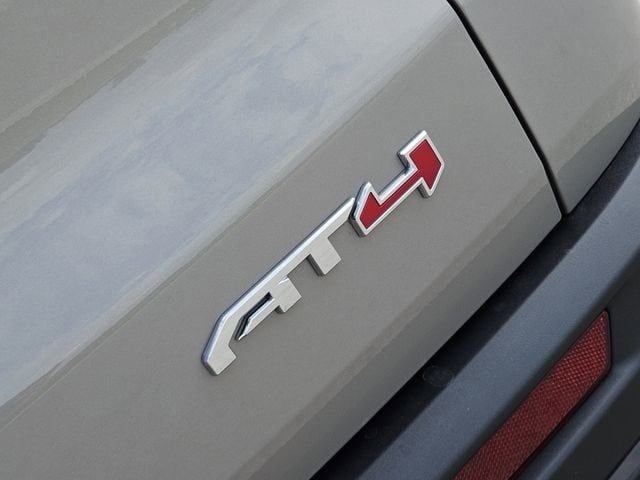 2026 GMC Acadia AT4 - Photo 8