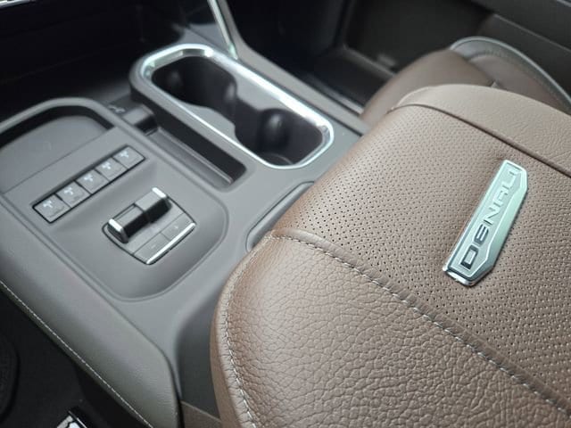 2026 GMC Sierra 2500HD Denali - Photo 17