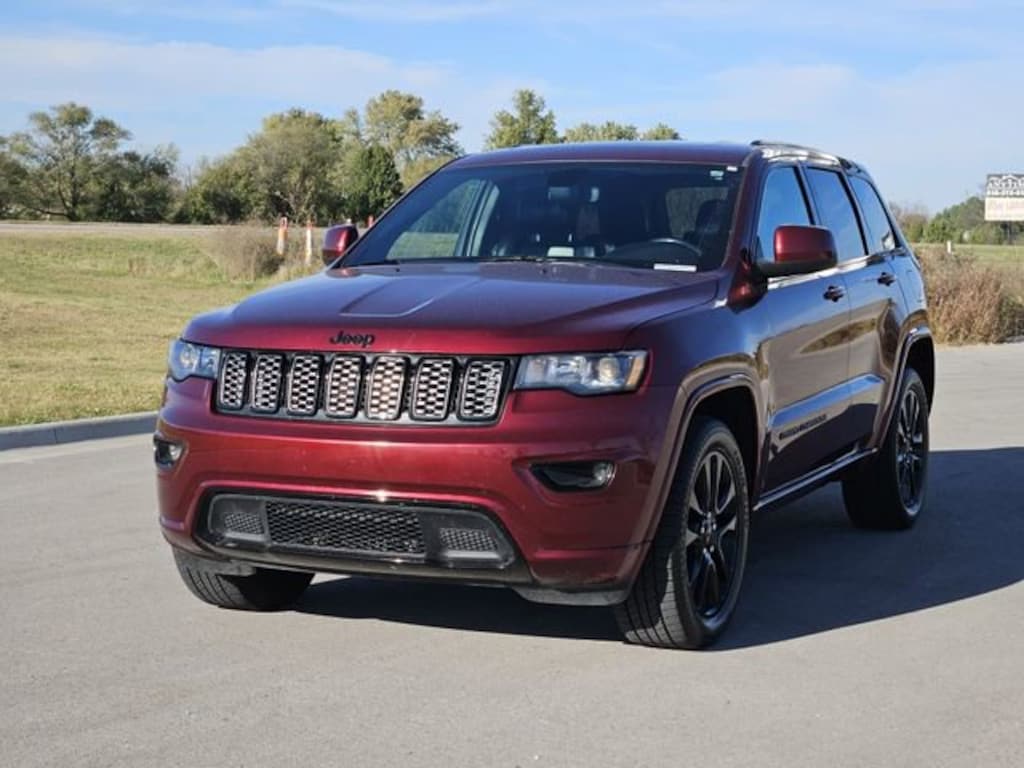 Used 2020 Jeep Grand Cherokee Laredo SUV