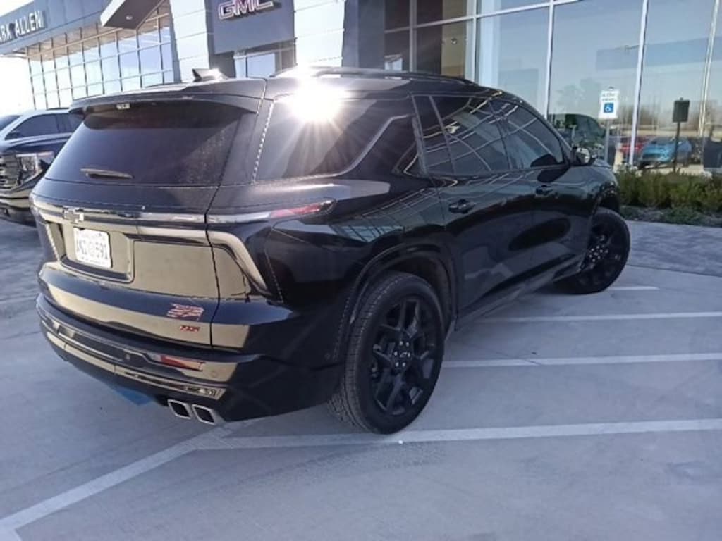 Used 2025 Chevrolet Traverse RS SUV