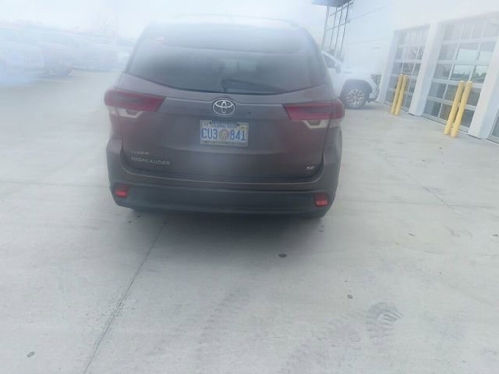 Used 2017 Toyota Highlander XLE V6 SUV