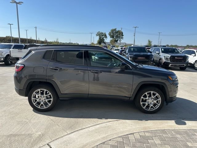 2022 Jeep Compass Latitude Lux Altitude photo 2
