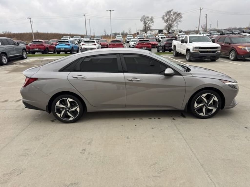 Used 2023 Hyundai Elantra SEL Sedan