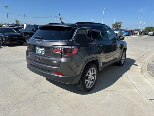 2022 Jeep Compass Latitude Lux Altitude photo 3