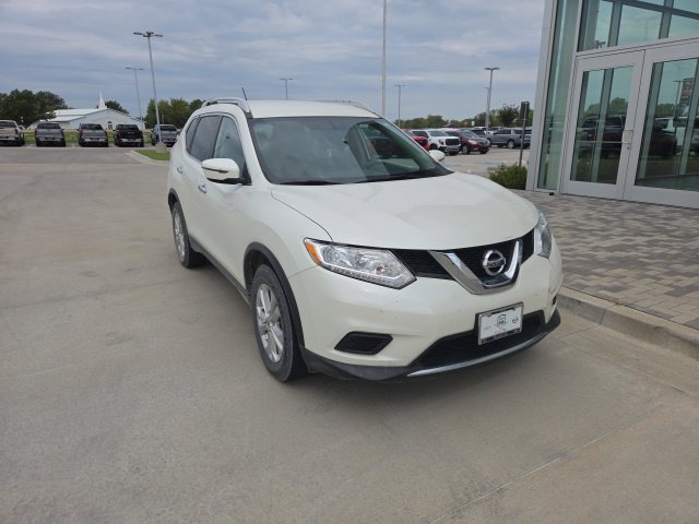 Used 2016 Nissan Rogue SV with VIN KNMAT2MV1GP609726 for sale in Collinsville, OK