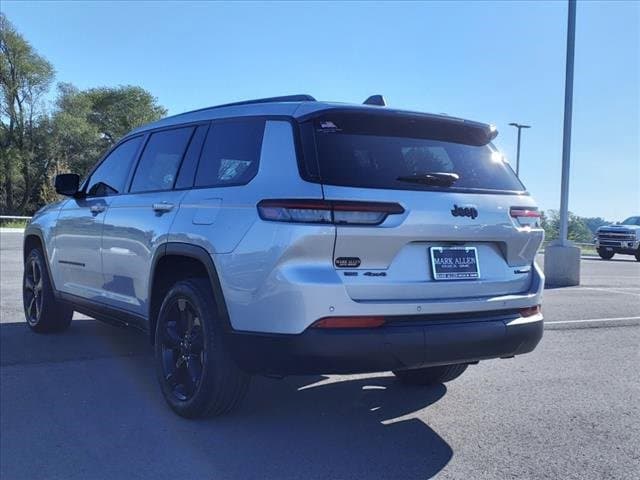 Used 2023 Jeep Grand Cherokee L Limited with VIN 1C4RJKBG5P8729956 for sale in Collinsville, OK