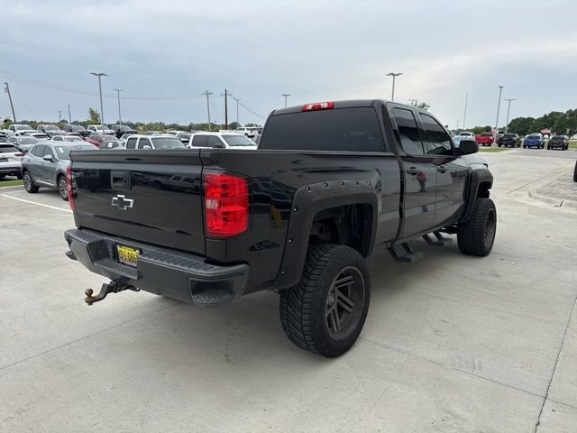 2017 Chevrolet Silverado 1500 photo 2