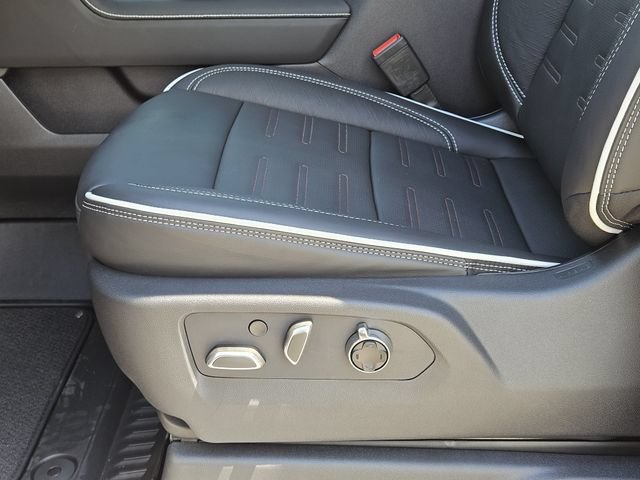 2026 GMC Sierra 1500 AT4X - Photo 18
