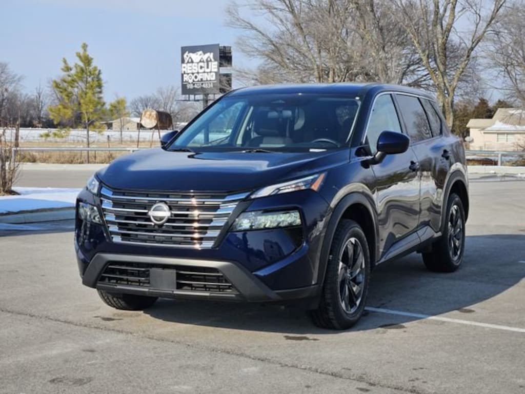 Used 2024 Nissan Rogue SV SUV