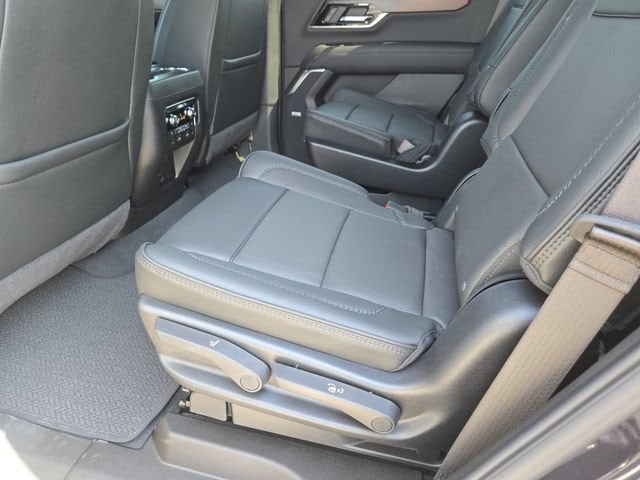 2026 GMC Yukon Denali - Photo 21