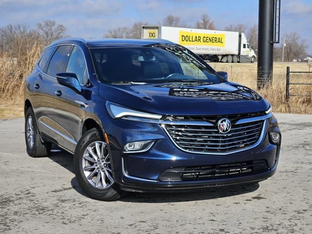 2023 Buick Enclave Essence's photo