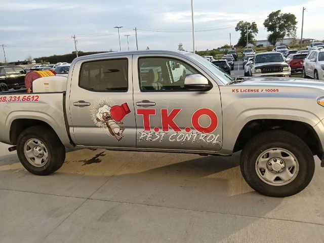 2023 Toyota Tacoma SR V6 photo 2