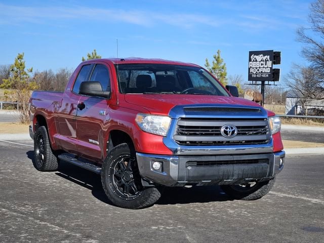 2014 Toyota Tundra SR5's photo