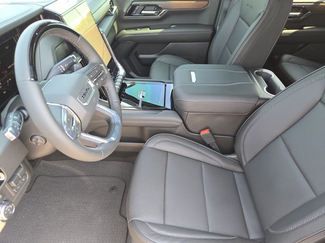 2026 GMC Yukon Denali - Photo 10