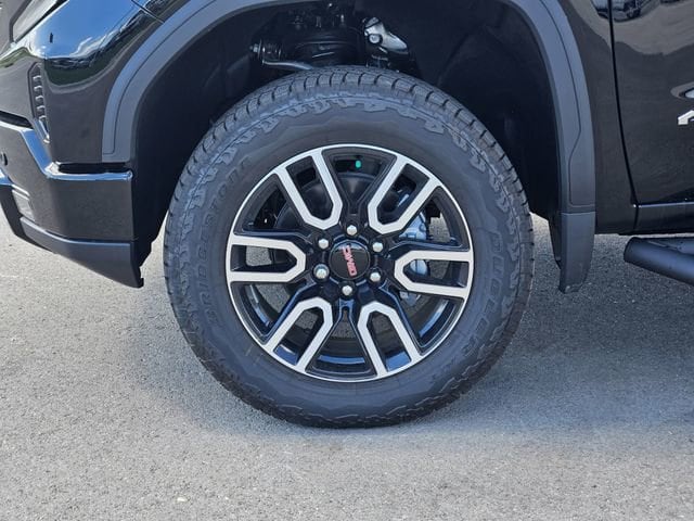 2026 GMC Sierra 1500 AT4 - Photo 9