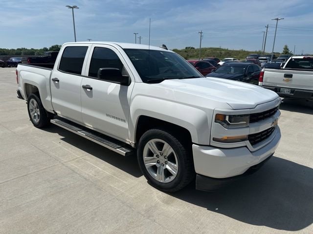 2018 Chevrolet Silverado 1500 Custom Crew Cab Short Box's photo