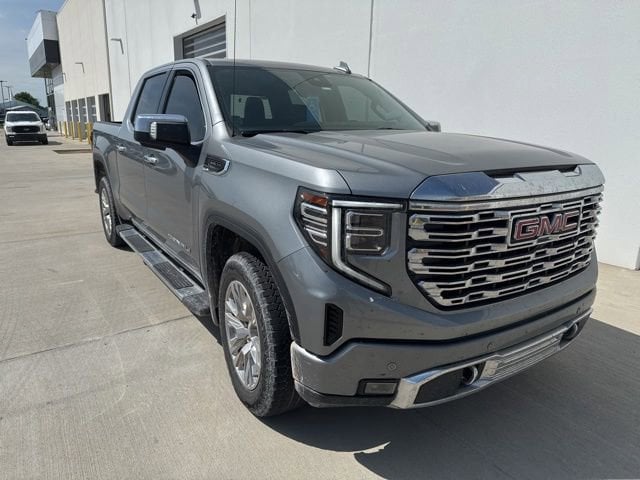 2023 GMC Sierra 4WD Crew Cab Short Box Denali's photo