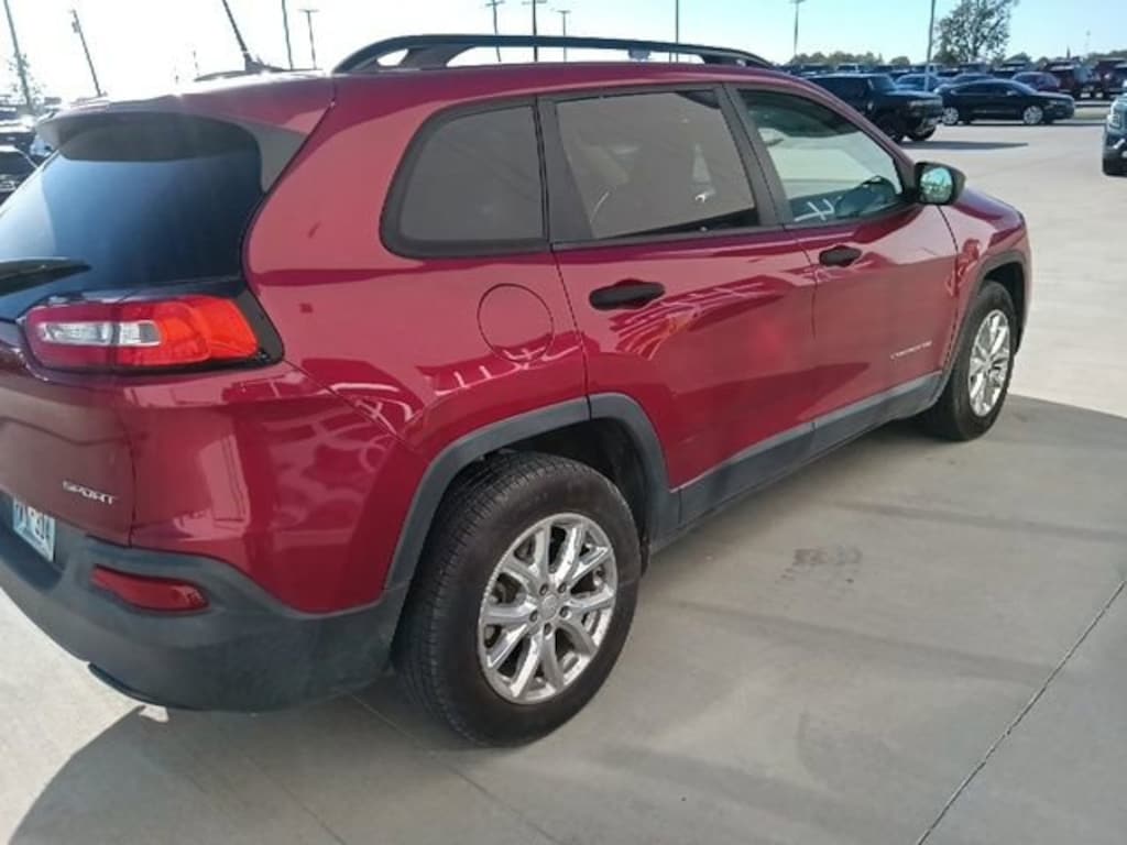 Used 2017 Jeep Cherokee Sport 4x4 SUV