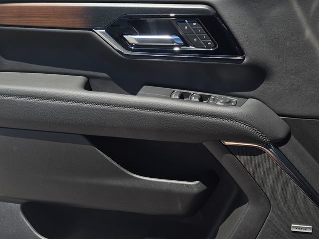 2026 GMC Yukon Denali - Photo 17