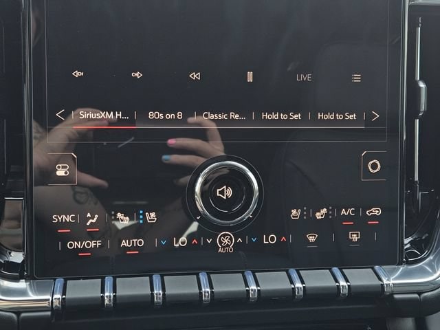 2026 GMC Yukon Denali - Photo 15