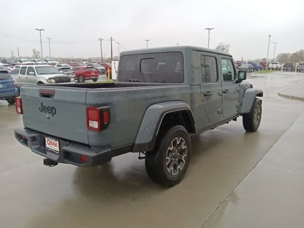 Used 2025 Jeep Gladiator Sport Truck Crew Cab