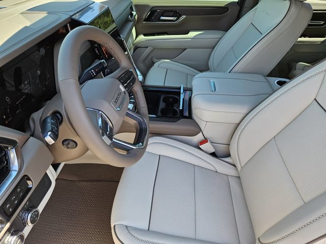 2026 GMC Yukon XL Denali - Photo 10