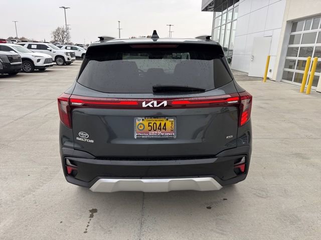 2024 Kia Seltos SX photo 4