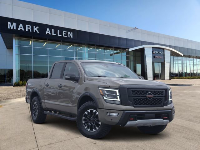 2021 Nissan Titan PRO-4X 4X4 Crew Cab's photo