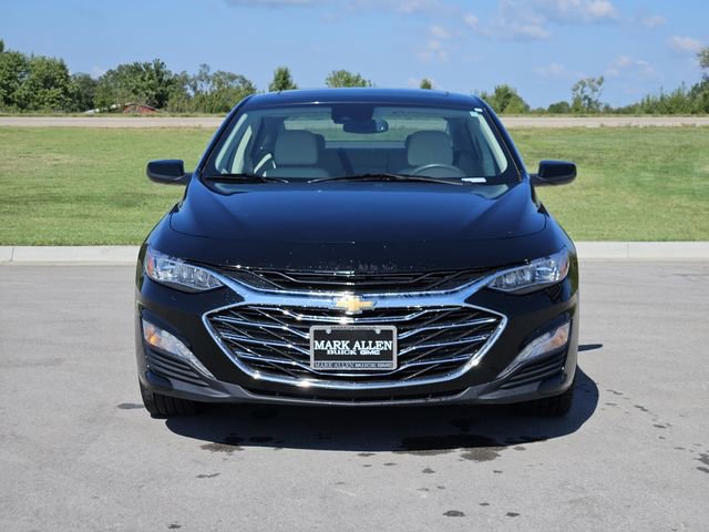 2024 Chevrolet Malibu Premier 2LT photo 2
