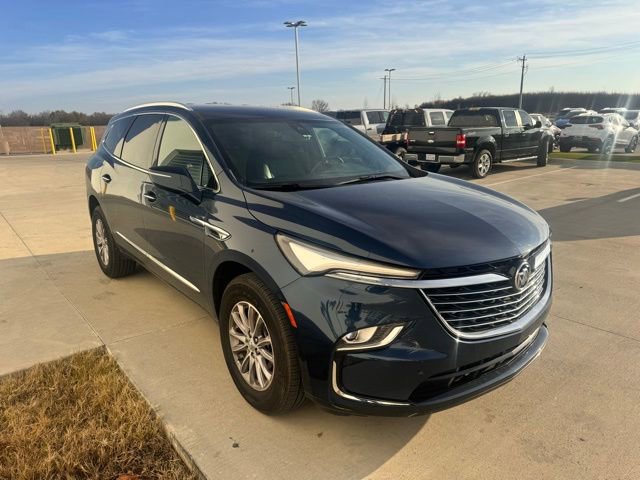 2023 Buick Enclave Essence's photo