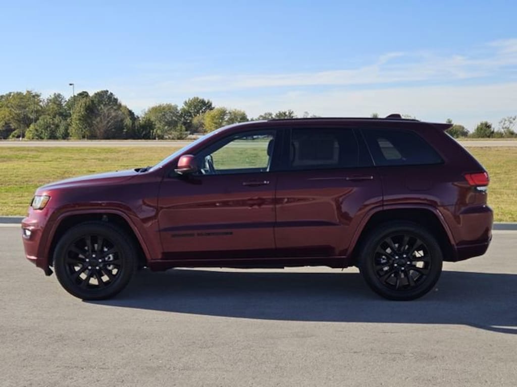 Used 2020 Jeep Grand Cherokee Laredo SUV