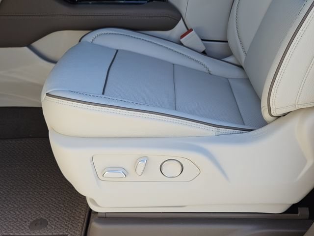 2026 GMC Yukon XL Denali - Photo 17