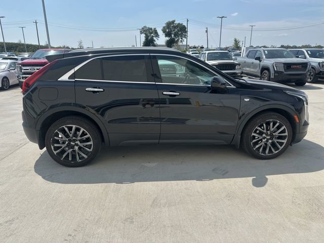 2020 Cadillac XT4 Luxury photo 2