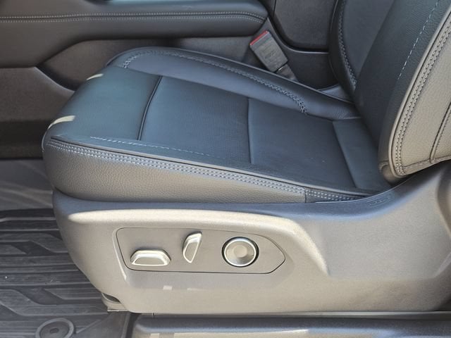 2026 GMC Yukon Denali - Photo 18