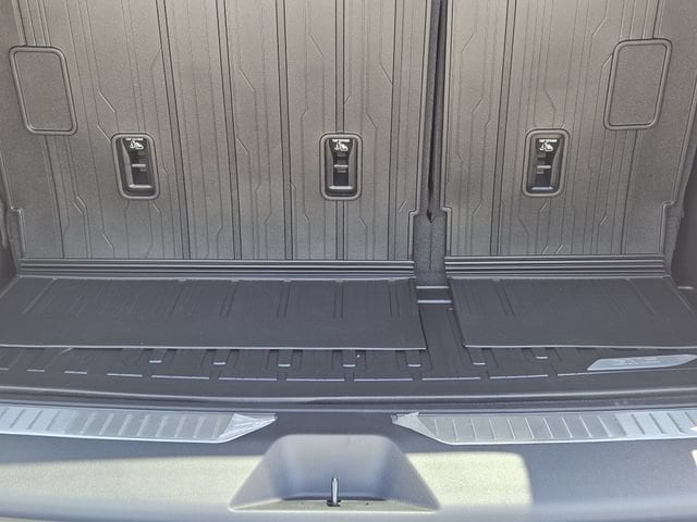 2026 GMC Yukon Denali - Photo 24