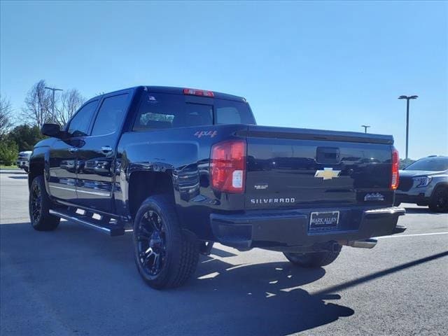 Used 2018 Chevrolet Silverado 1500 High Country with VIN 3GCUKTEJ5JG545221 for sale in Collinsville, OK