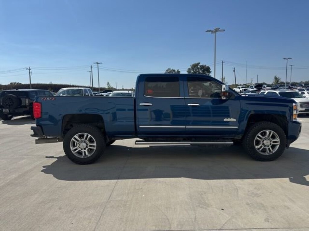 Used 2019 Chevrolet Silverado 2500HD High Country Truck Crew Cab