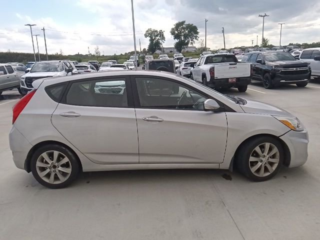 2014 Hyundai Accent SE GLS photo 2