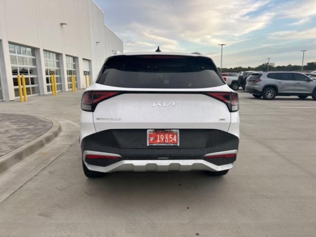 Used 2024 Kia Sportage EX SUV