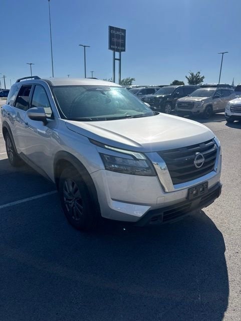 2025 Nissan Pathfinder SV 2WD's photo