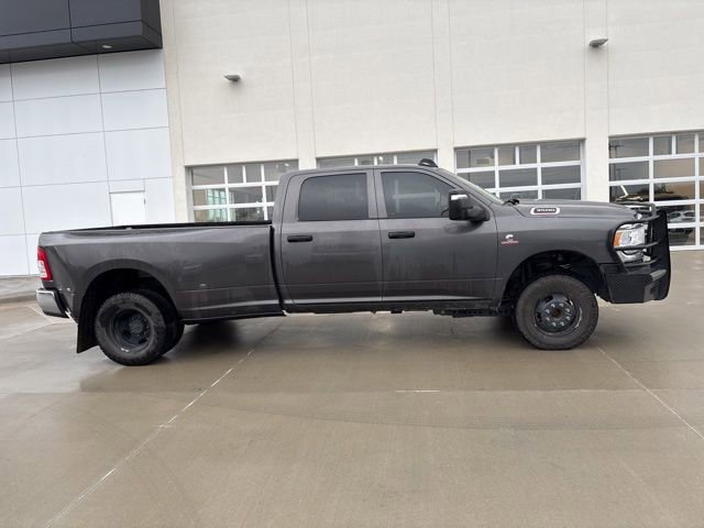 2024 Ram 3500 Tradesman photo 2