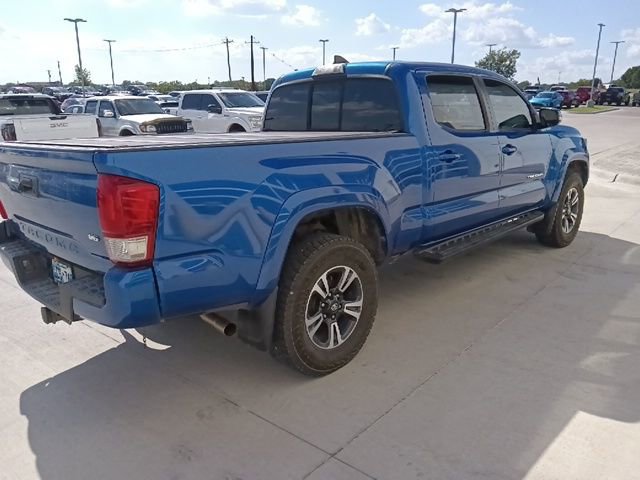 2016 Toyota Tacoma SR5 TRD Sport photo 3