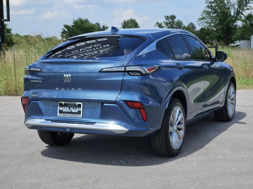 New 2025 Buick Envista Avenir SUV