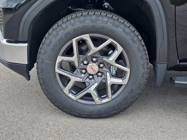 2026 GMC Sierra 1500 SLT - Photo 9